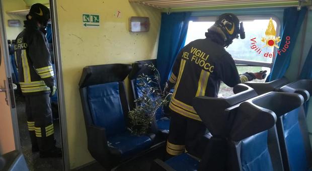 Whirlwind on a train in Catanzaro: broken windows, passenger injuries