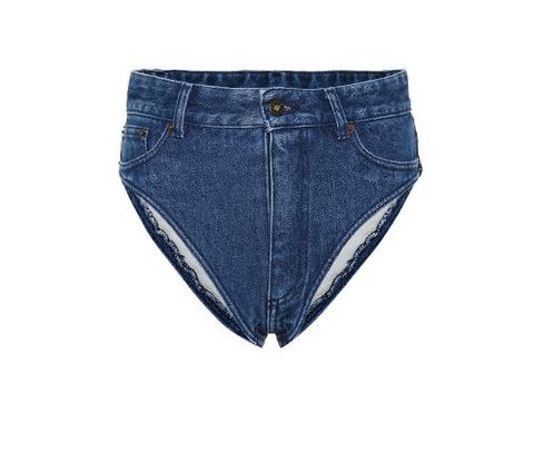 Arrivano gli shorts di jeans più corti di sempre: costano centinaia di euro  (e sono già virali)