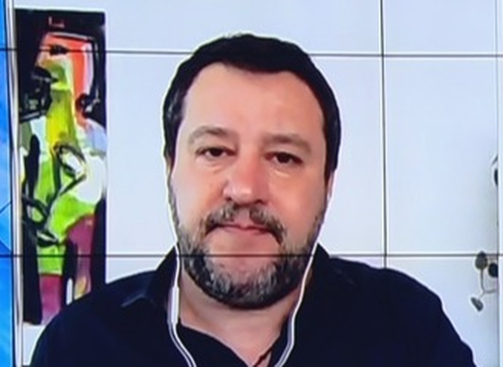 Coronavirus, Salvini: «Apriamo le chiese per Pasqua: ci serve la ...