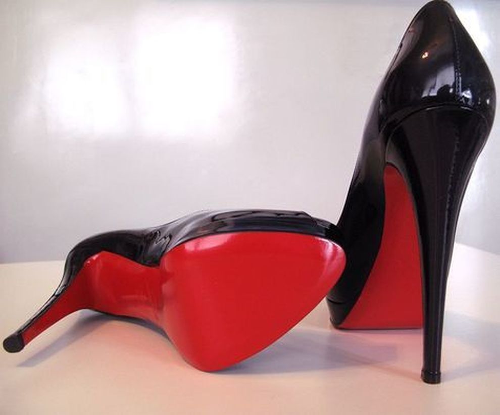 Solo le scarpe Louboutin possono avere la suola rossa: lo dice una sentenza  del tribunale