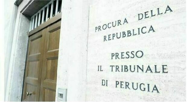 Perugia, muore bidella vaccinata. La denuncia del nipote: «Costretta a stare a scuola con focolaio»