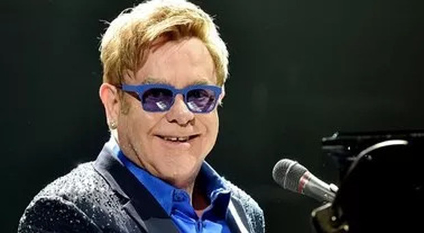 Apple Music, Elton John festeggia 300 episodi di «Rocket Hour», programma radiofonico in onda da 6 anni