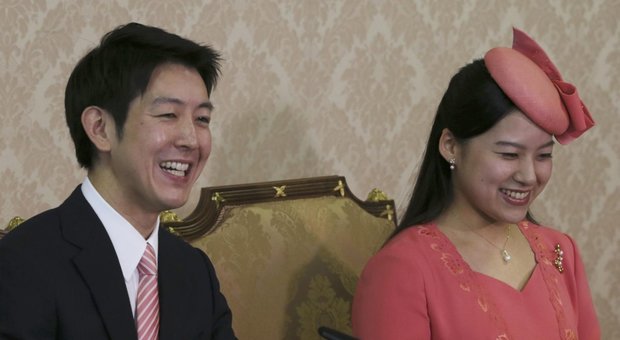 La principessa Ayako rinuncia al trono per amore: domani sposerà un borghese
