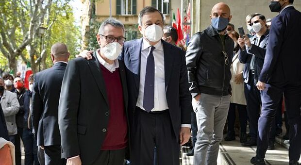 Assalto CGIL Roma, Draghi visita sede. Landini: significato importante