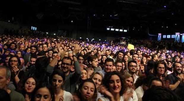 Milano, spray al peperoncino nella discoteca Hollywood: panico tra i ragazzi, 2 feriti e 2 intossicati