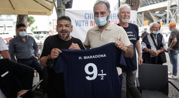 Hugo Maradona candidato con Maresca, pioggia di critiche in rete: «Lascia in pace Diego»