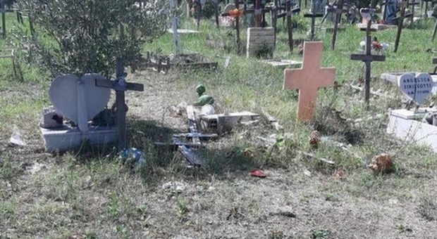 Finte cremazioni al cimitero di Prima Porta: indagati 15 dipendenti Ama