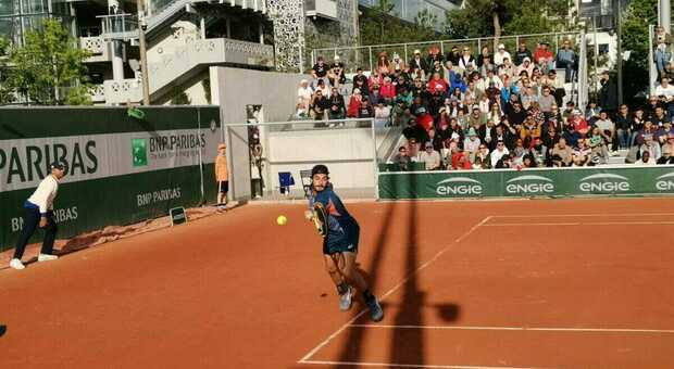 Il tennista di Latina Giulio Zeppieri sulla terra rossa del Roland Garros "Open di Francia"