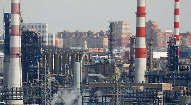 Carbone russo, stop della Ue. E Bruxelles sospende anche banche, porti e tir