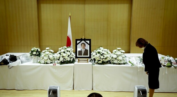 Funerali, costi record: Shinzo Abe supera la regina Elisabetta