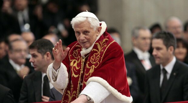 Il prete pedofilo coperto, Ratzinger si corregge: «Partecipai alla riunione»