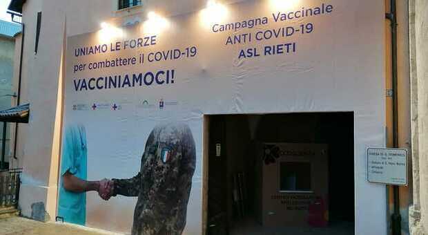 L'ingresso del nuovo centro vaccinale