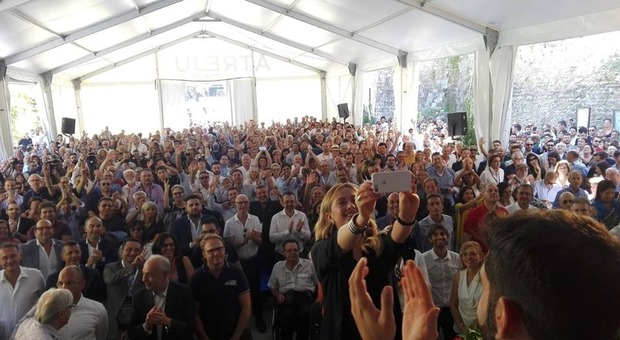 Da Conte a Orban e Salvini, la Meloni fa il pieno di big ad Atreju 2019