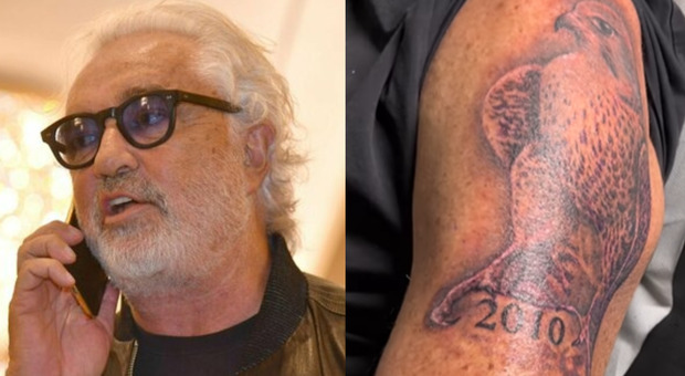 Flavio Briatore si tatua un falco in onore del figlio, pioggia di critiche dal web: «Sembra un piccione»