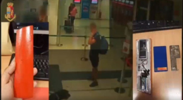 Milano, rubavano i pin dei bancomat alle biglietterie automatiche della stazione Centrale: arrestati. Trenitalia: «Dati sicuri»