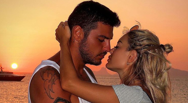 Elena Morali e Luigi Favoloso si sono lasciati, su Instagram scambio di accuse