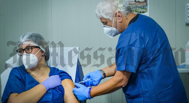 Serena Freguglia riceve la prima vaccinazione in provincia di Latina