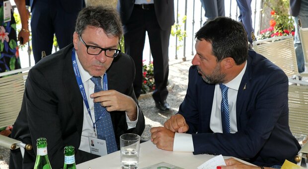 Matteo Salvini e Giancarlo Giorgetti, Lega spaccata: oggi la resa dei conti, il segretario punta sui sovranisti
