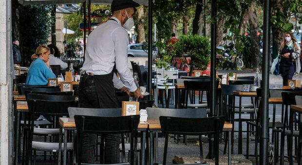 Bar, ristoranti e alberghi: è caccia ai lavoratori stagionali