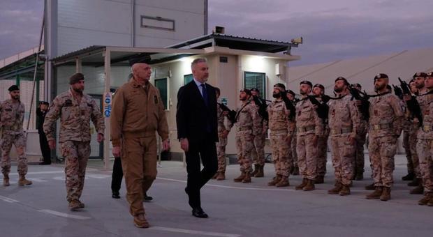 Iraq, soldati italiani, il governo non esclude il ritiro: «La sicurezza è la nostra priorità»