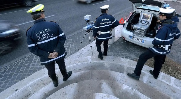 Roma, concorso dei vigili a rischio: calano le risorse per la polizia locale