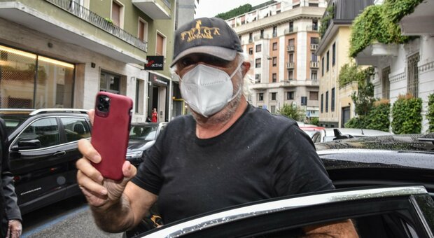 Briatore, oggi le dimissioni e il trasferimento dalla Santanché: «Non deve allontanarsi dal San Raffaele»