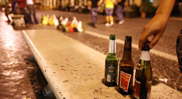 Bottiglie di vetro in strada a Roma