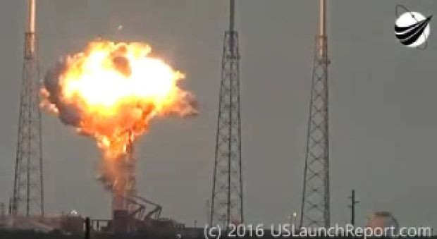 Usa, esplode un razzo a Cape Canaveral