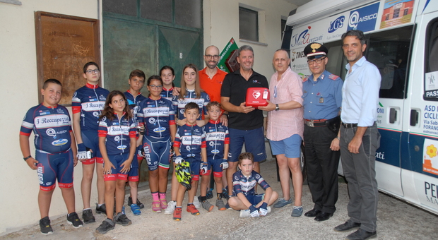 Asd Nuova Ciclisti Forano:consegna defibrillatore