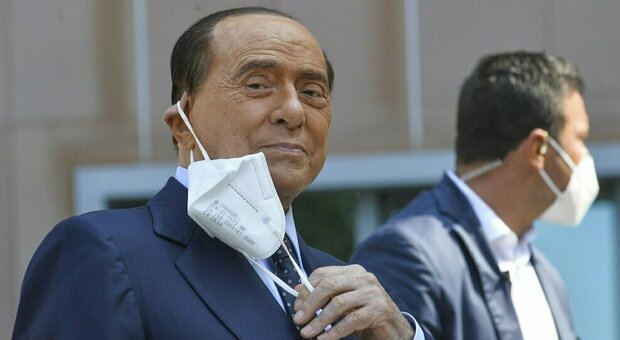 Berlusconi, Ruby ter, udienza rinviata per la sesta volta: accolto legittimo impedimento per il ricovero