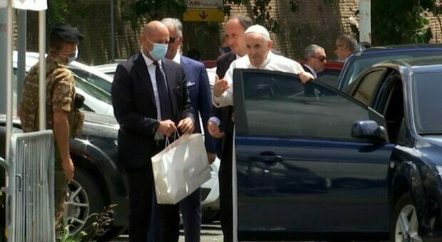 Papa Francesco, la decisione di tornare in Vaticano per mettere a tacere le voci sulla sua salute