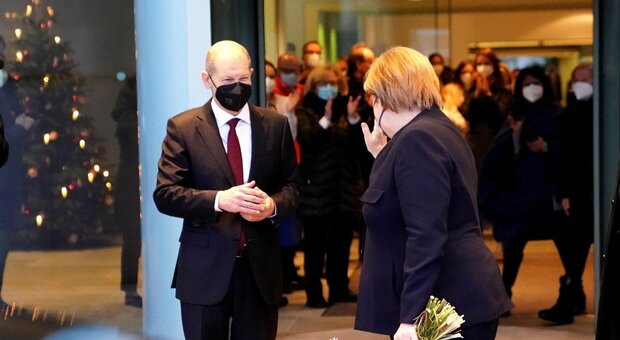 Germania: Olaf Scholz nuovo cancelliere, dopo 16 anni finisce l'era di Angela Merkel