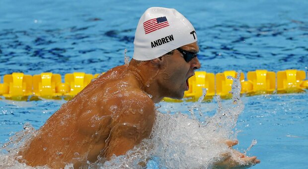 Andrew, l'atleta Usa no-vax nella bufera: «Non mette neanche la mascherina»