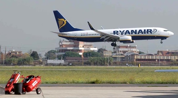 Ryanair, interviene la Cassazione: sui voli in ritardo o cancellati decide il giudice italiano