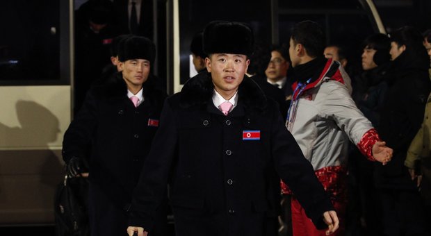Gli atleti norcoreani arrivano a Pyeongchang