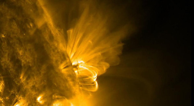 Tempesta di particelle solari in arrivo sulla Terra: si potranno vedere le aurore boreali