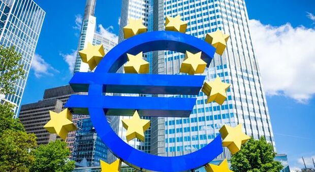 Eurozona, crescita terziario novembre cela ripresa disomogenea a livello nazionale