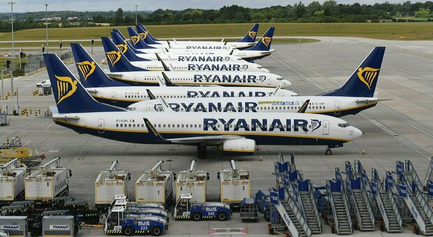 Ryanair, addio ai biglietti low cost. L'annuncio: «Aumento del prezzo fino a 50 euro a tratta»