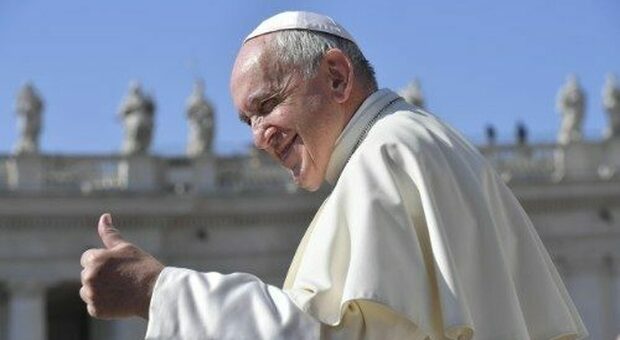 Papa Francesco: «Salario minimo e riduzione dell'orario di lavoro per tutti»
