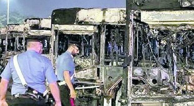 Atac, bus in fiamme e guasti: inchiesta sulla manutenzione Verifiche in tutte le rimesse
