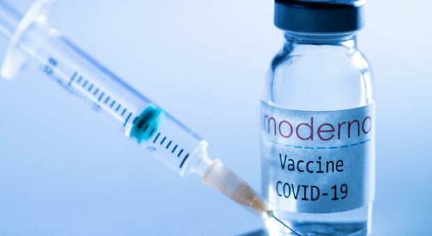 Vaccini, oggi arriva Moderna che forse sarà distribuito alle “regioni virtuose”.