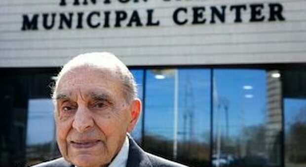 Vito Perillo rieletto sindaco nel New Jersey a 97 anni: l'italoamericano si conferma primo cittadino di Tinton Falls