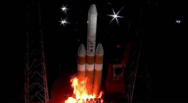 United Launch Alliance Delta IV Heavy rocket e NROL-44 satellite