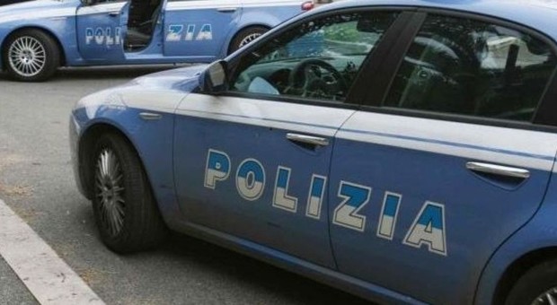 Roma, lite in strada: madre scende per difendere il figlio e viene accoltellata: arrestata una 30enne