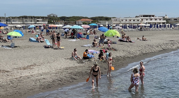 Montalto e Tarquinia: okay alla prima prova al mare, tanti i turisti nel weekend