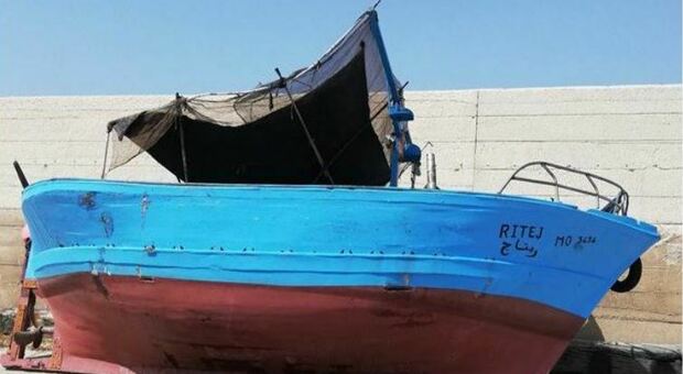 Migranti, la "Metamorfosi" dei barconi naufragati: il progetto per i detenuti di Opera sostenuto da Adm