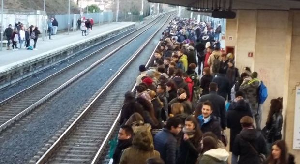 Treni da incubo, Roma-Lido è la peggiore linea ferroviaria d'Italia
