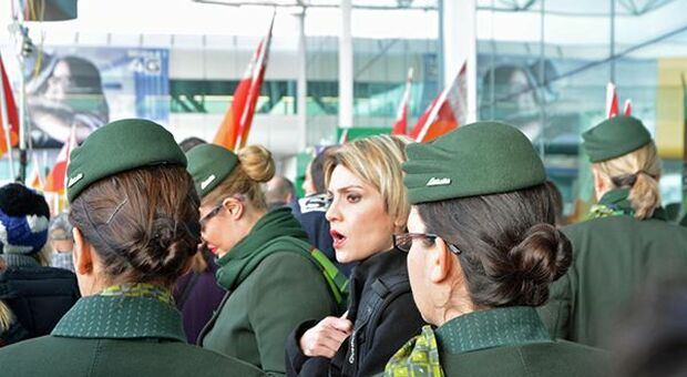 Alitalia, pronto il piano per riassorbire gli esuberi degli ex dipendenti