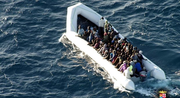 Migranti, naufragio in Grecia: almeno 24 morti fra cui 18 bambini. Altre sei vittime al largo della Libia