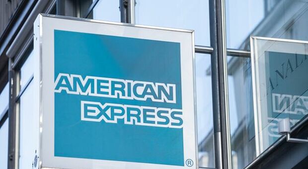 American Express, maggiori spese dei clienti fanno volare ricavi e utili